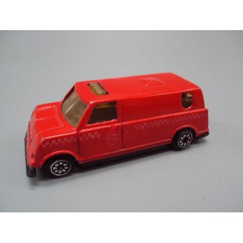 Машинка модель Ford E Econoline 1976 Porthole Fire Leyland Sherpa красный фургон Форд Китай №18835