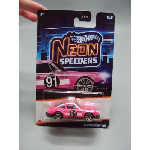 Машинка модель Hot Wheels Neon speeders 71 Porsche 911 pink 91 Bilstein рожевий порше №19048с