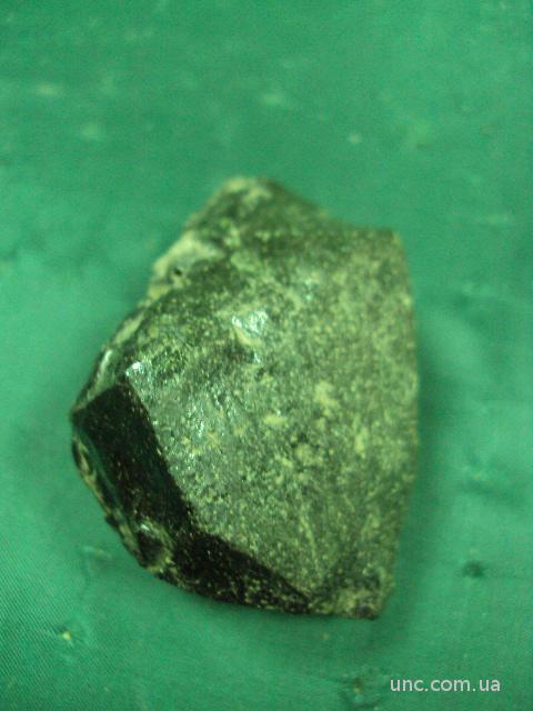 минерал черный