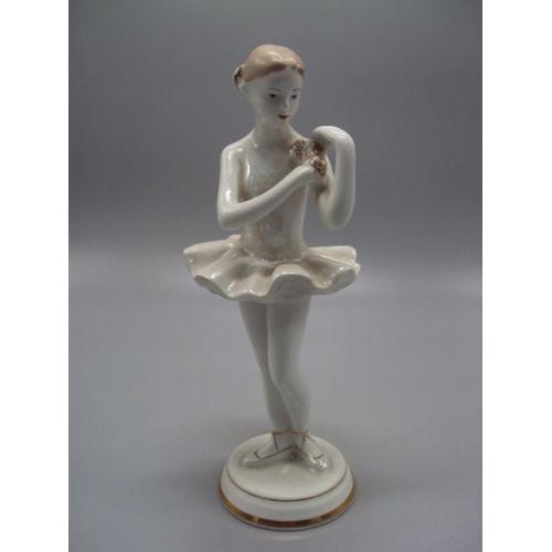 Фигура фарфор статуэтка ДФЗ Вербилки балерина с цветком девочка балет высота 21,2 см №14525