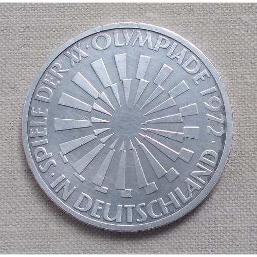 Германия 10 марок, 1972 г. "F" XX летние Олимпийские Игры, Мюнхен. Эмблема "In Deutschland", серебро