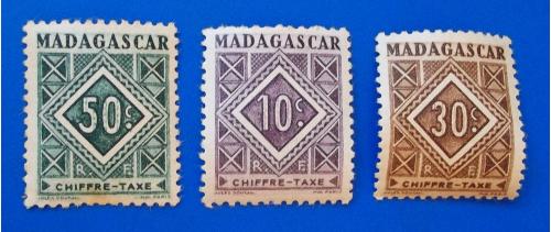 Мадагаскар 1947 г - доплатные марки