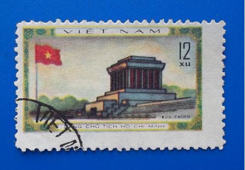 Вьетнам 1988 г - 88 лет со дня рождения Хо Ши Мина, 2 шт (см.фото)