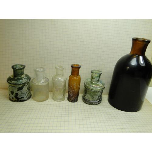 Бутылочки старинные 6 штук.