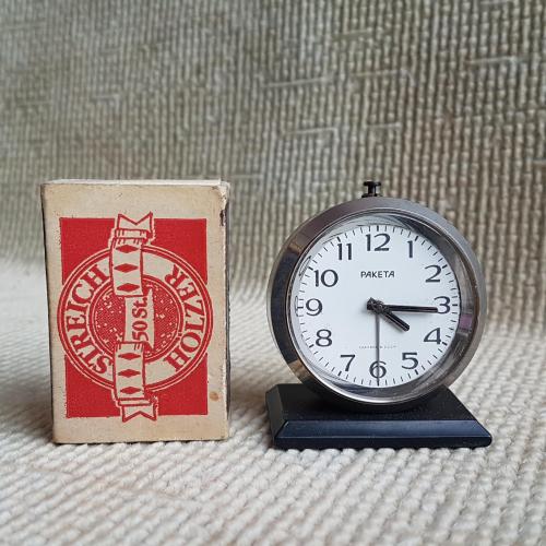 Часы будильник Ракета, миниатюрный. Работают