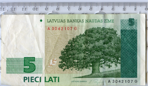 Національна банкнота Латвії 1996 року випуску номіналом 5 лат.