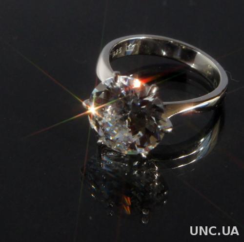 Серебряное кольцо с цирконом 925 проба Austria