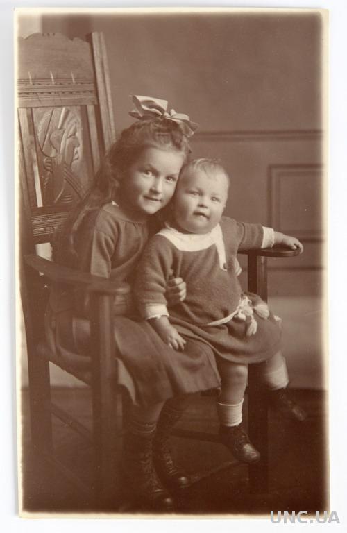 Старинное студийное фото Сестры 1910-е Германия