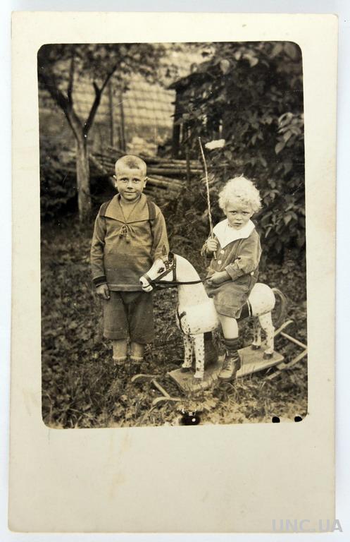 Старое фото Малыши и лошадка, 1900-е, Germany
