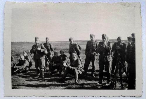 Старое фото В поле Вторая мировая война Германия nB
