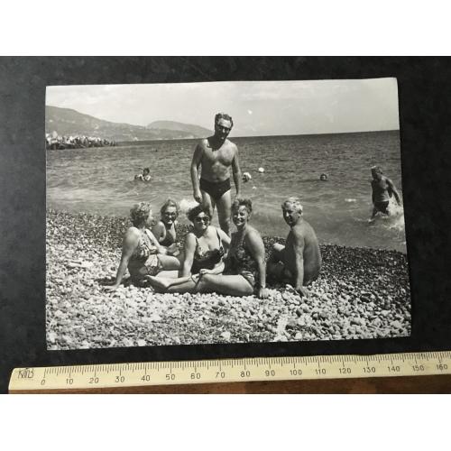 Фотографія голий торс купальники