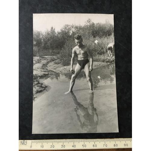 Фотографія голий торс купальники