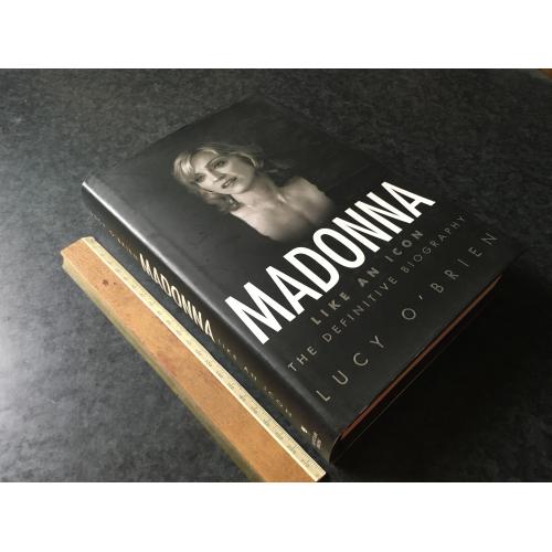 книга альбом Мадонна 2007