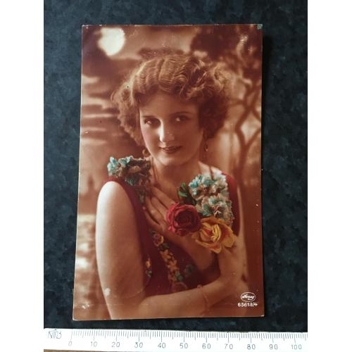 Листівка Жінки і мода