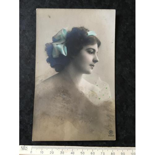 Листівка Жінки і мода