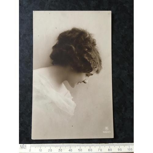 Листівка Жінки і мода