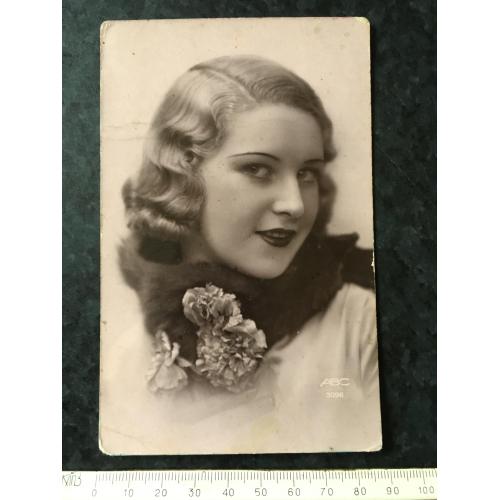 Листівка Жінки і мода