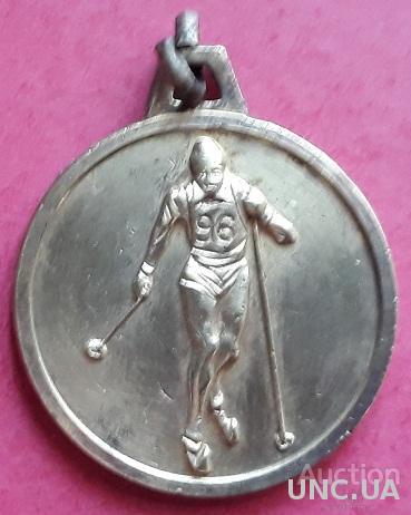 Медаль спортивная.
