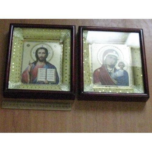 Ікони.Деревяний кіот.