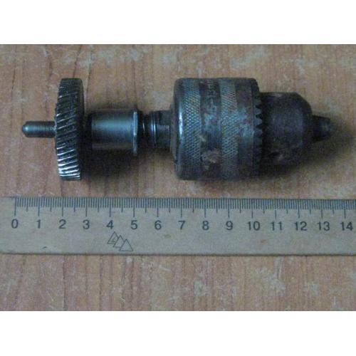 Патрон для дриля.