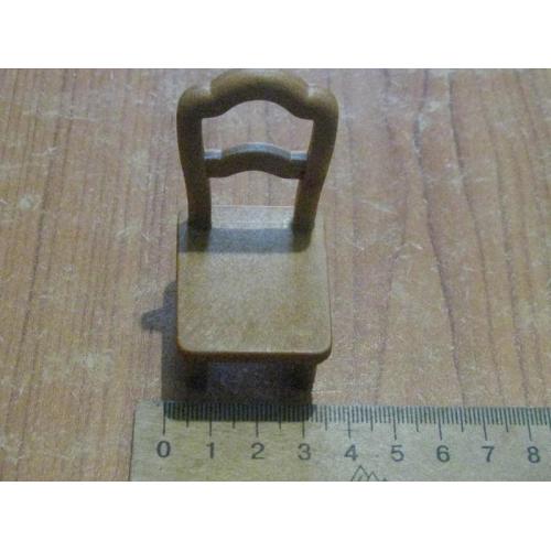 Стілець з Sylvanian Families