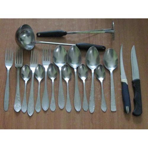Столові та чайні ложки,виделки,ножі,приладдя