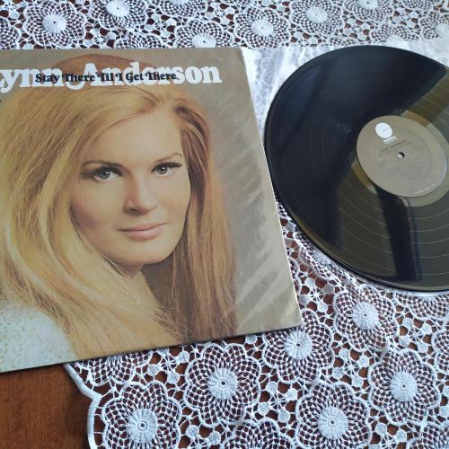 Lynn Anderson – Stay There 'Til I Get There США кантрі