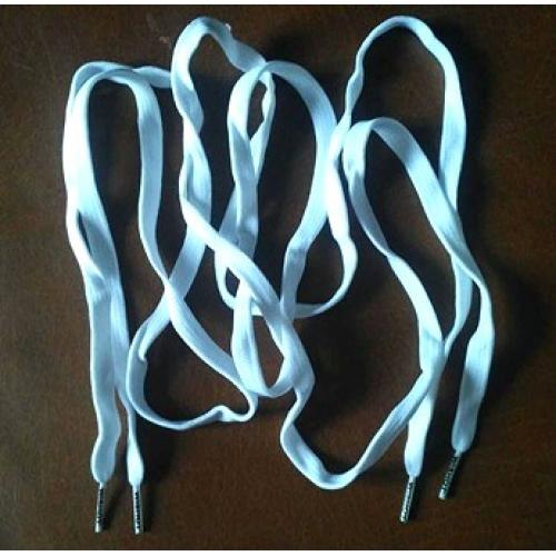 Белые плоские шнурки для обуви с брендингом «WISHOT» с пластиковыми наконечниками длина 160 см