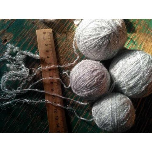 Пряжа нитки светло-серый цвет с блестящим серебряным люрексом, общий вес ~110 грамм Для рукоделия