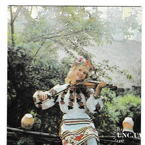 Календарик 1990 Музыка, солистка ансамбля Горлиця, девушка со скрипкой
