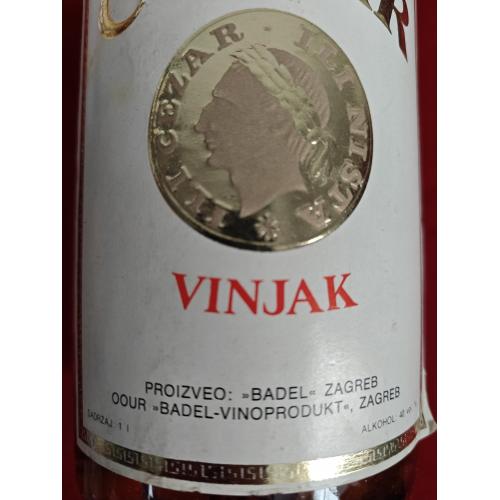 Коньяк ЦЕЗАРЬ / Vinjak CEZAR. 1 л. 40 градусов. Загреб. Югославия. СФРЮ. 1980-1990-е годы. Винтаж! 