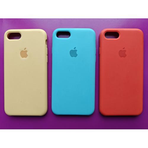 Комплект: три б/у чехла на iPhone 7 / 8 Вживані чохли на Айфон 7 /8