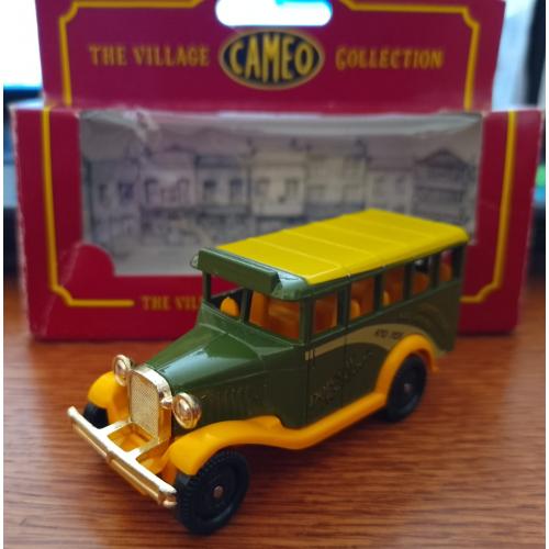 Модель 1:43, автобус Bedford Bus, 1931 года.