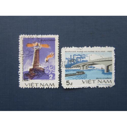 2 марки Вьетнам 1985 30 лет освобождение Хайфон архитектура мост маяк корабль флот гаш