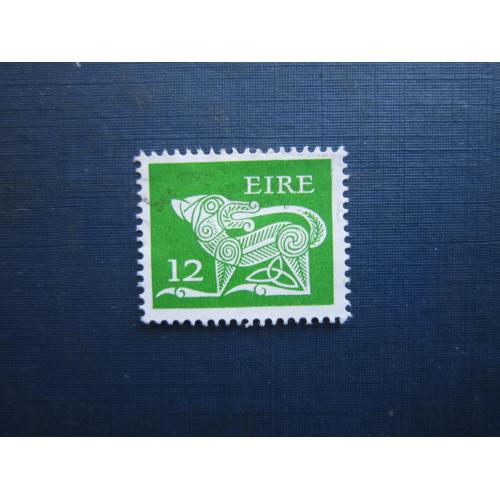 Марка Ірландія 1977 стандарт символіка фауна собака вовк 12 пен гаш