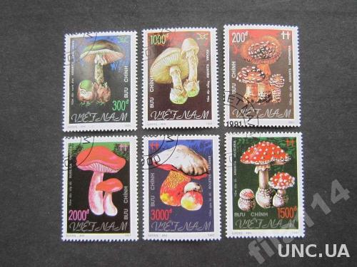 6 марок Вьетнам 1991 грибы
