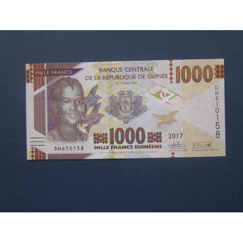 Банкнота 1000 франков Гвинея 2017 автомобиль экскаватор UNC пресс