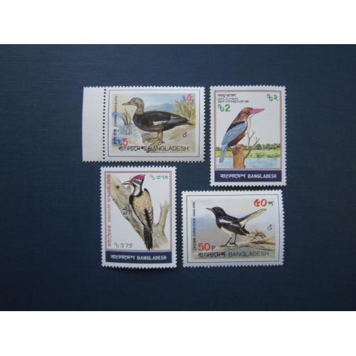 Блок 4 марки Бангладеш 1983 фауна птахи орнітологія MNH КЦ 17.5 $ трошки прим'ят кут