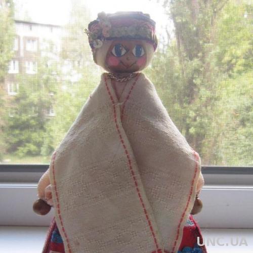 Игрушка СССР. Куколка деревянная в национ. одежде

