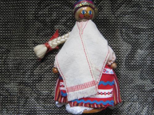 Кукла деревянная в национальной одежде Прибалтика времён СССР 20 см