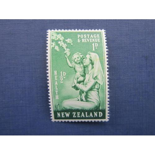 Марка Новая Зеландия 1949 дети детство здоровье 1 + 0.5 пенни MNH