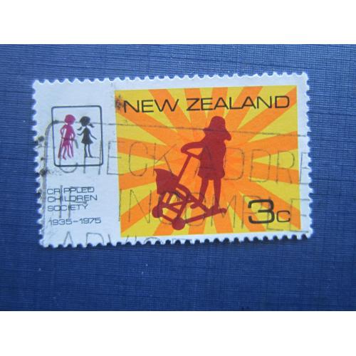 Марка Новая Зеландия 1975 общество детей инвалидов гаш