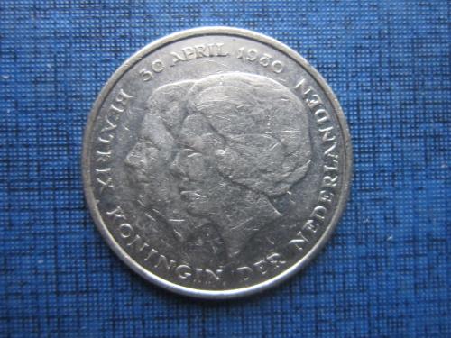 монета 1 гульден Нидерланды 1980 юбилейка коронация