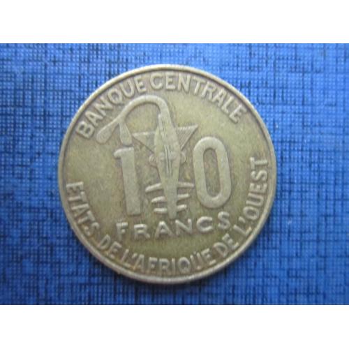 Монета 10 франков КФА 2011 Западная Африка фауна рыба колодец