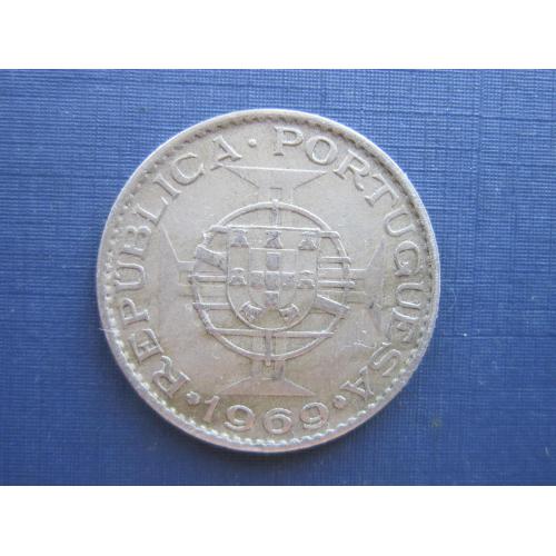 Монета 10 искудо Ангола Португальская 1969