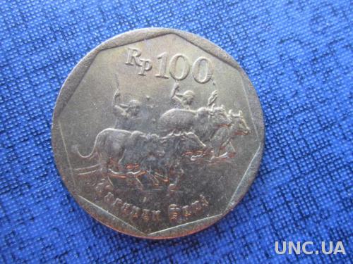 монета 100 рупий Индонезия 1995 фауна гонки на быках
