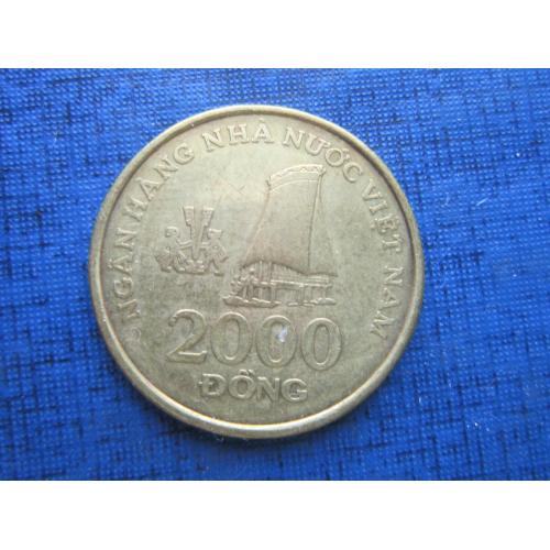 Монета 2000 донг Вьетнам 2003