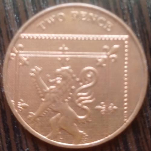 Монета 2 пенса Великобритания 2011 щит фауна лев
