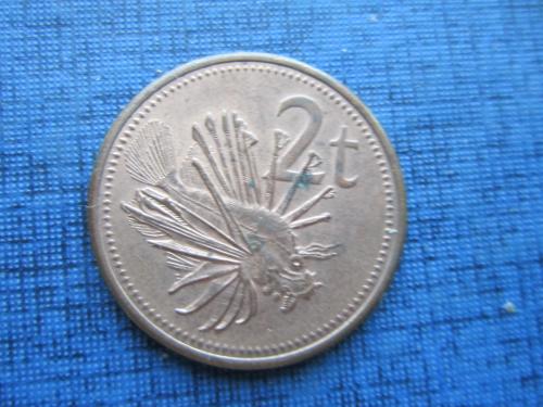 Монета 2 тоеа Папуа Новая Гвинея 2004 фауна рыба