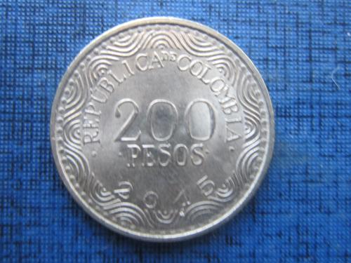 Монета 200 песо Колумбия 2015 фауна попугай
